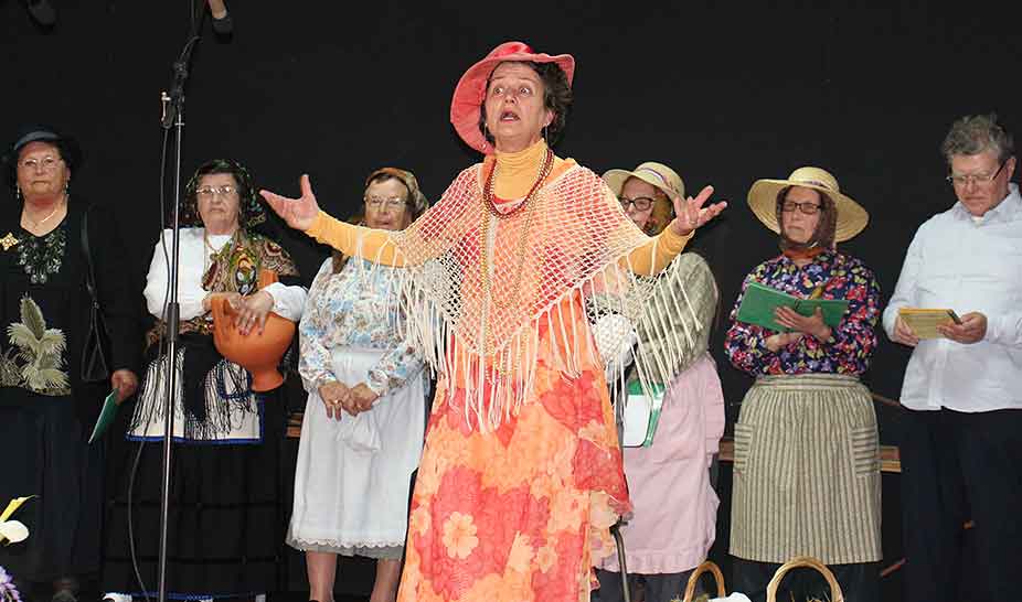 Grupo coral e grupo de teatro sénior enchem centro cultural de St. Amaro