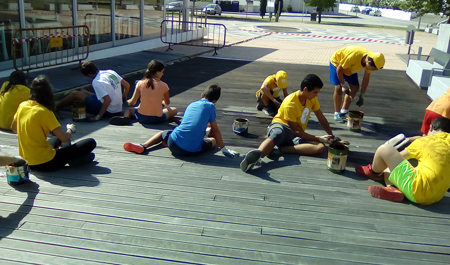 Jovens ao Serviço da Comunidade