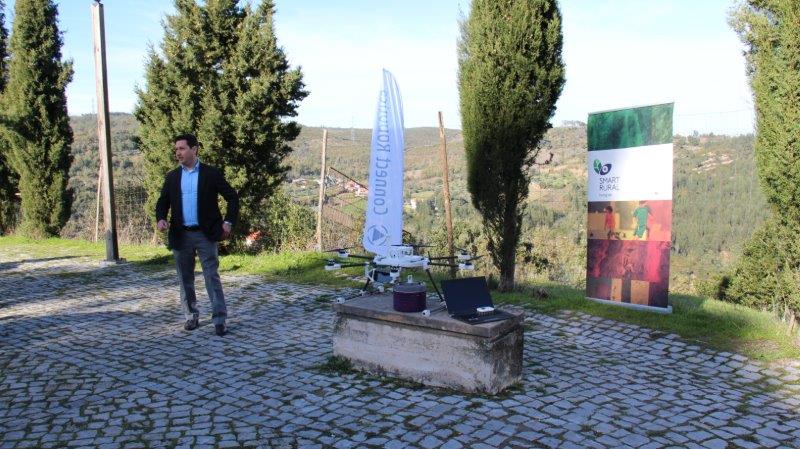 Projeto-piloto com recurso a drone entrega refeições a septuagenário de Podentinhos