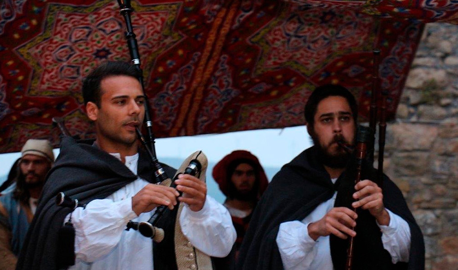 Saltimbancos e mercadores invadiram o castelo de Penela