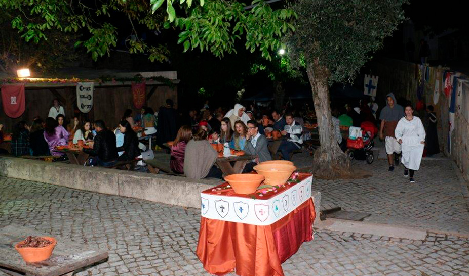 Porco-Montês e Láparos à mesa da Ceia Medieval em Penela