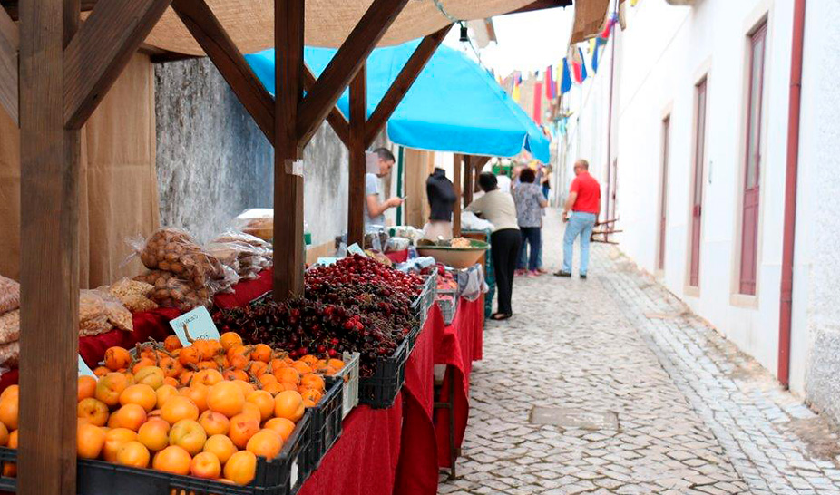 Saltimbancos e mercadores invadiram o castelo de Penela