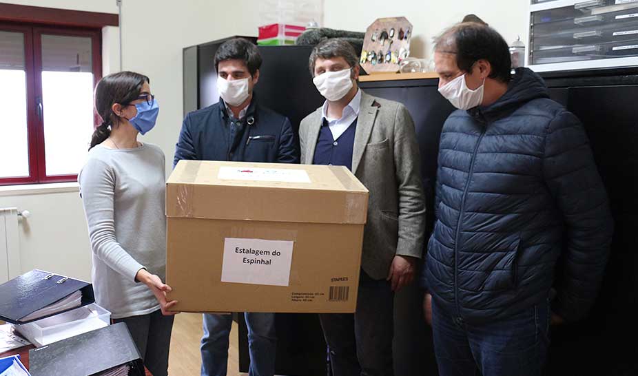 Penela entrega máscaras, viseiras e cogulas a instituições do concelho