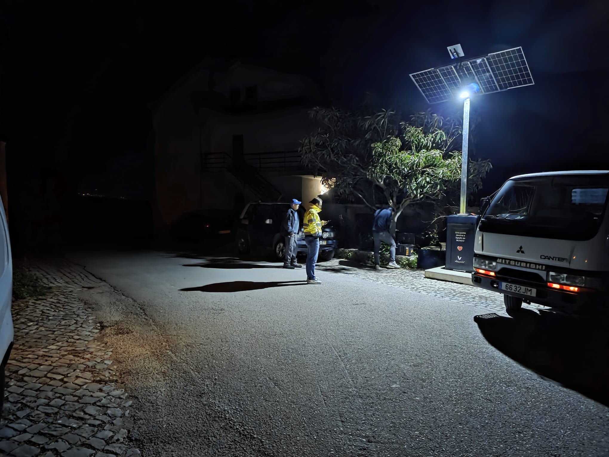 Cabeça Redonda recebe poste Vihu Pole com ligação Starlink.