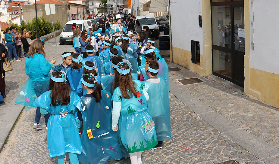 Desfile de Carnaval infantil enche ruas de Penela