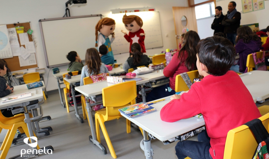 Alunos do 4º ano receberam visita das mascotes “Gaspar e Inês”