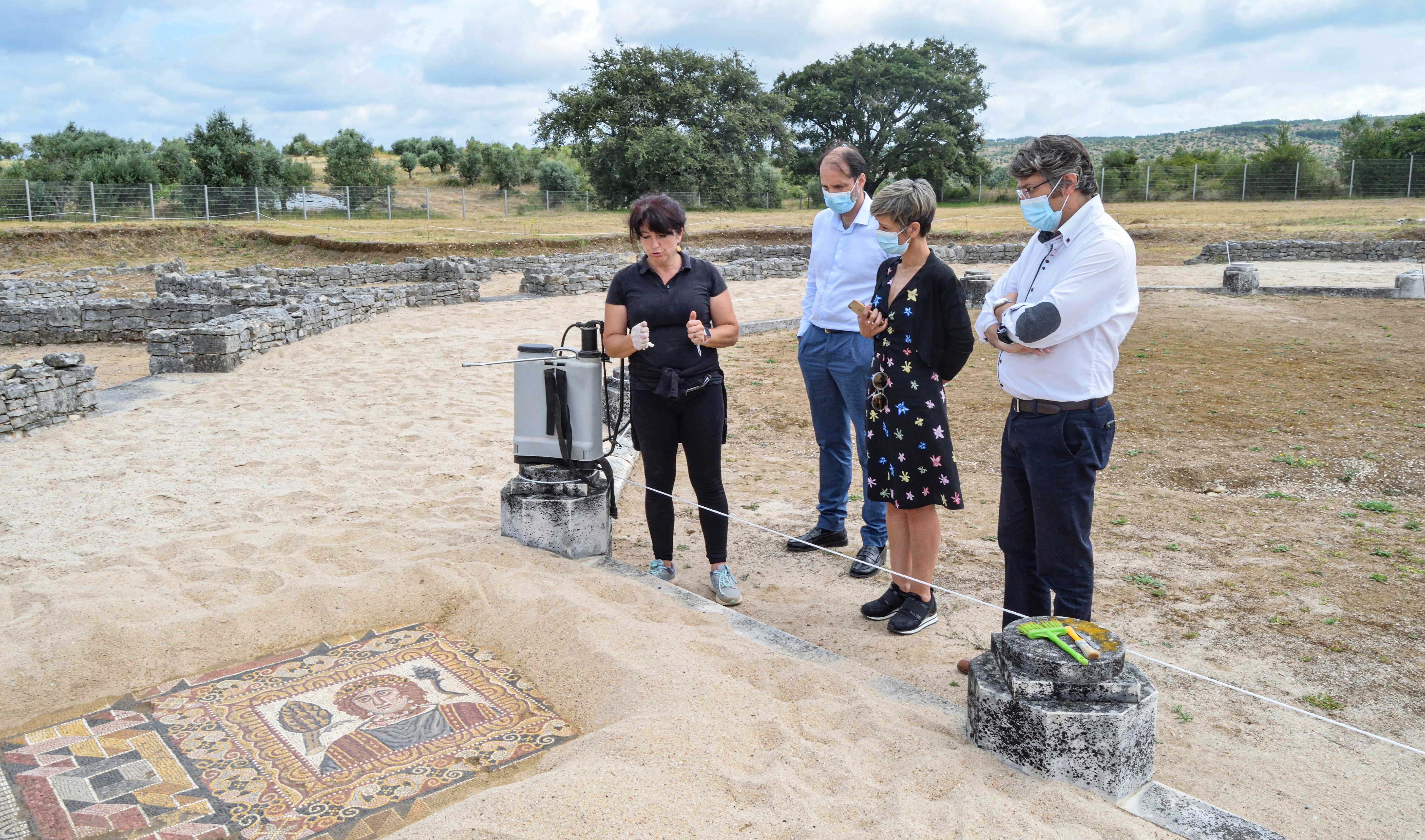Diretora Regional da Cultura visitou Villa Romana do Rabaçal