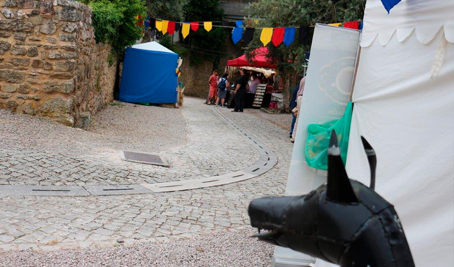 Saltimbancos e mercadores invadiram o castelo de Penela