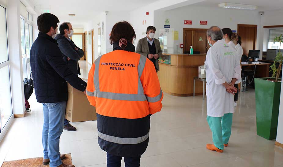 Penela entrega máscaras, viseiras e cogulas a instituições do concelho