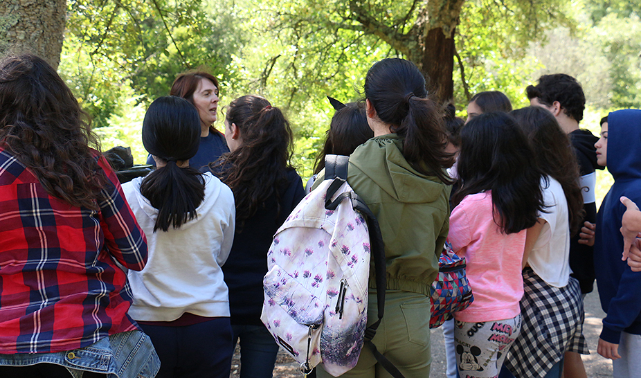 Jovens Penelenses limpam afluente do rio Dueça