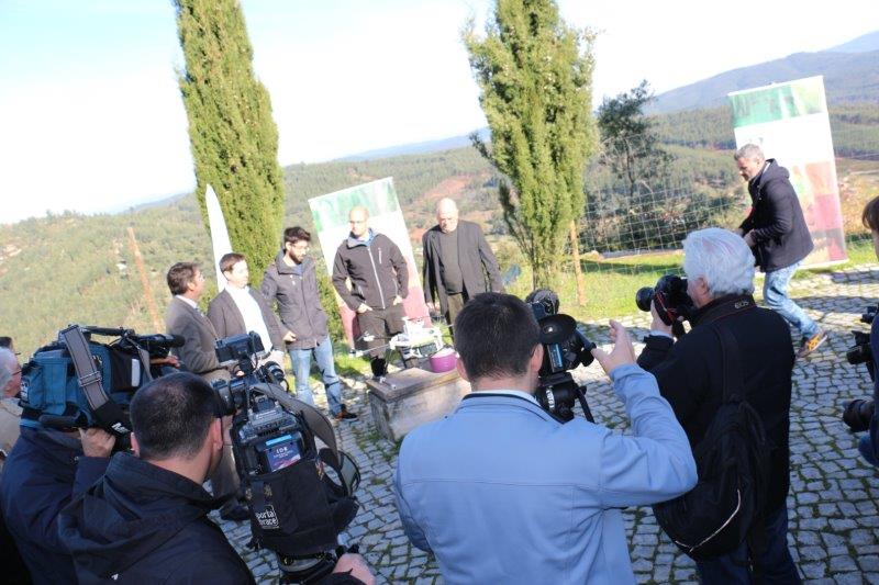 Projeto-piloto com recurso a drone entrega refeições a septuagenário de Podentinhos