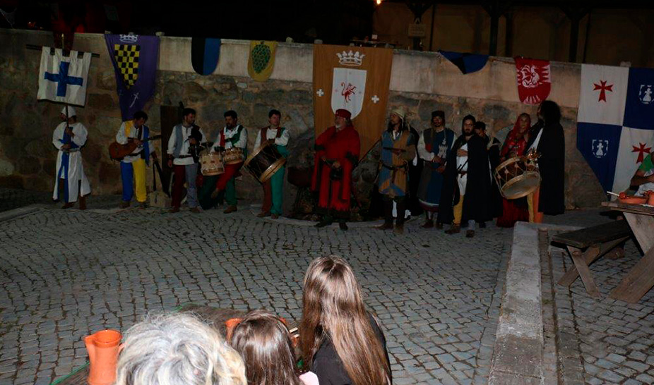 Porco-Montês e Láparos à mesa da Ceia Medieval em Penela