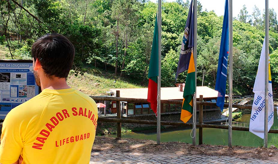 Praia da Louçainha volta a hastear a Bandeira Azul