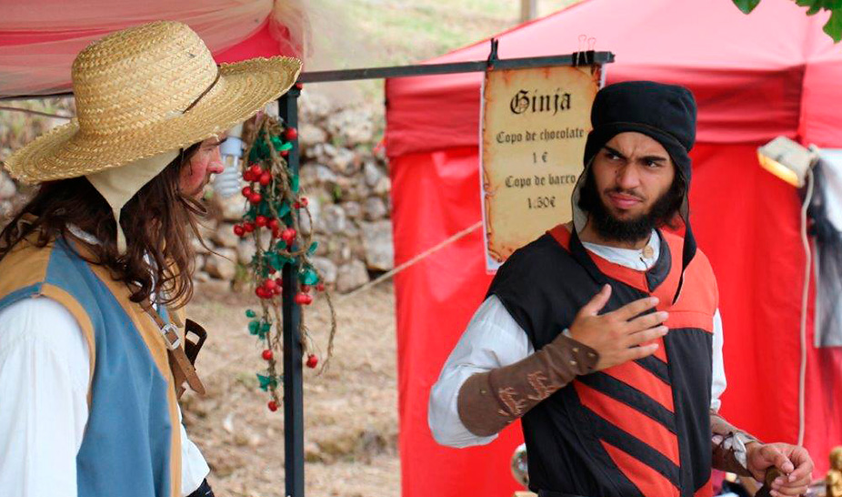 Saltimbancos e mercadores invadiram o castelo de Penela