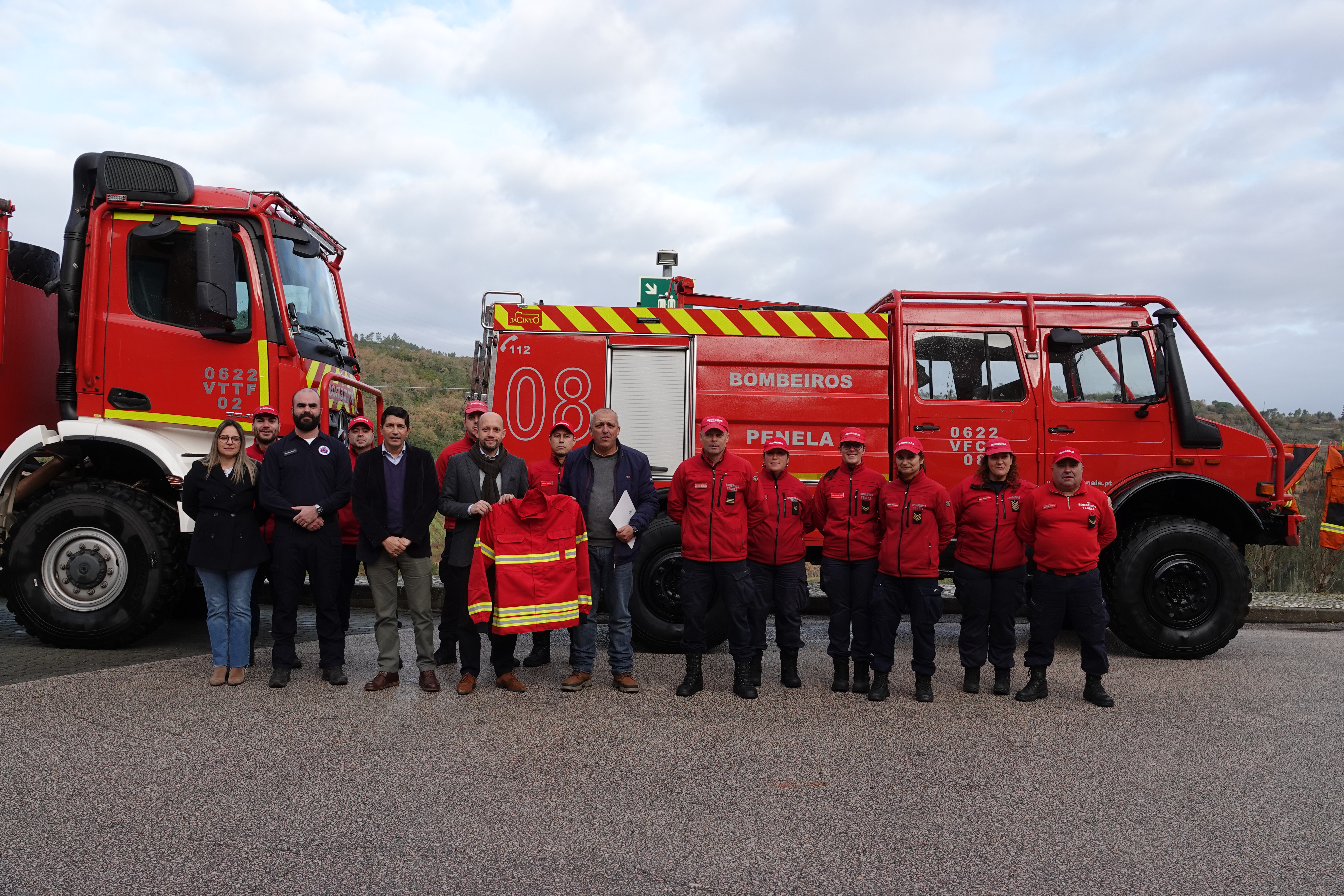 Câmara Municipal entrega Equipamentos de Proteção Individual à Associação Humanitária dos Bombeiros Voluntários de Penela 