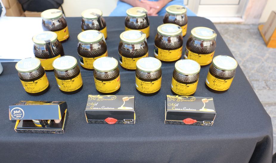 A Feira do Mel e a Bienal de Humor cumprem a tradição