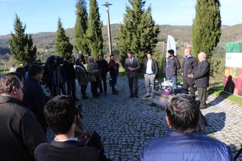 Projeto-piloto com recurso a drone entrega refeições a septuagenário de Podentinhos