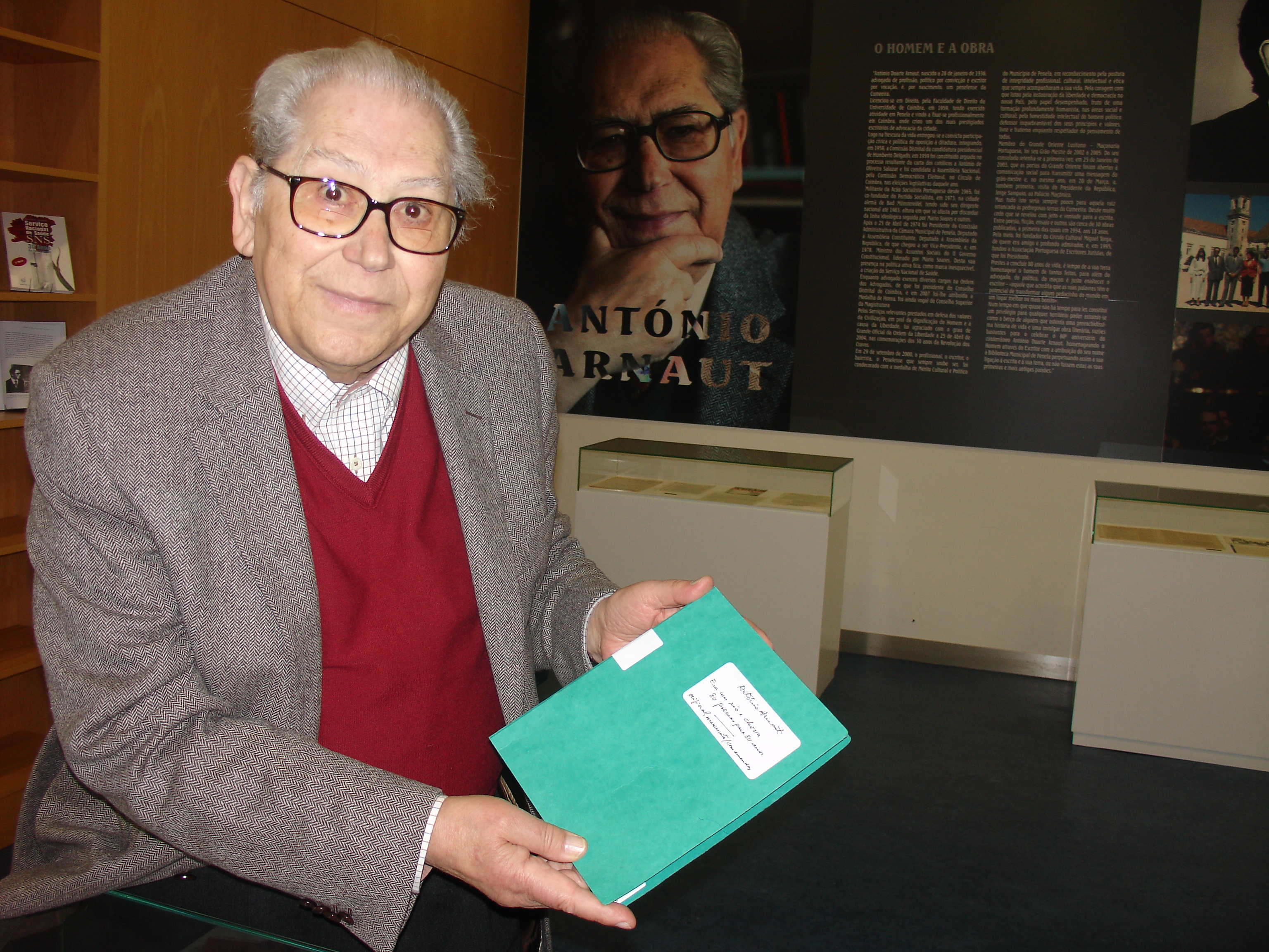 António Arnaut ofereceu manuscrito da última obra a Penela