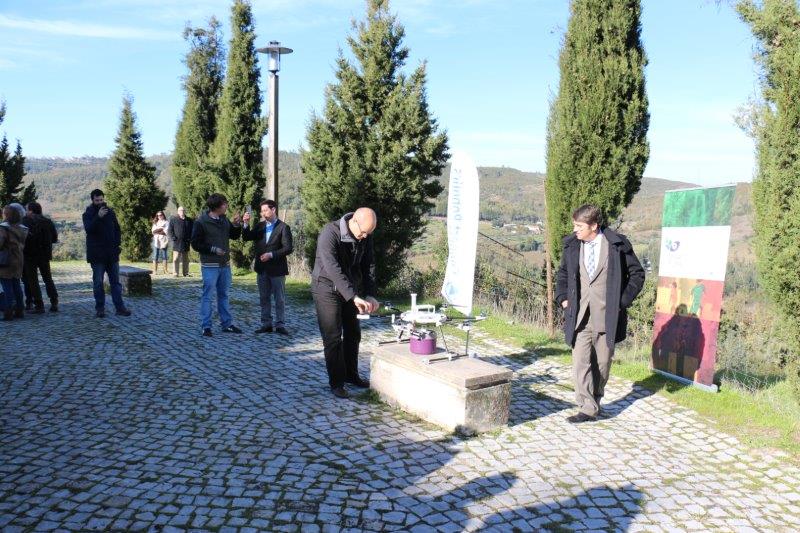 Projeto-piloto com recurso a drone entrega refeições a septuagenário de Podentinhos