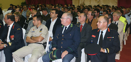 Cerimónia de entrega dos certificado e bandeira