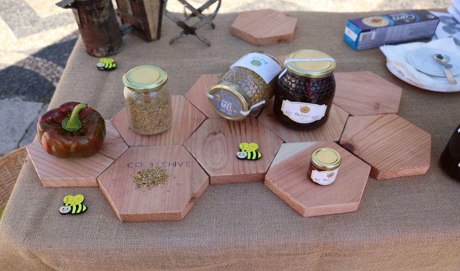 A Feira do Mel e a Bienal de Humor cumprem a tradição