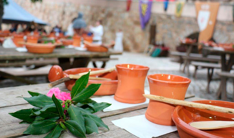 Saltimbancos e mercadores invadiram o castelo de Penela