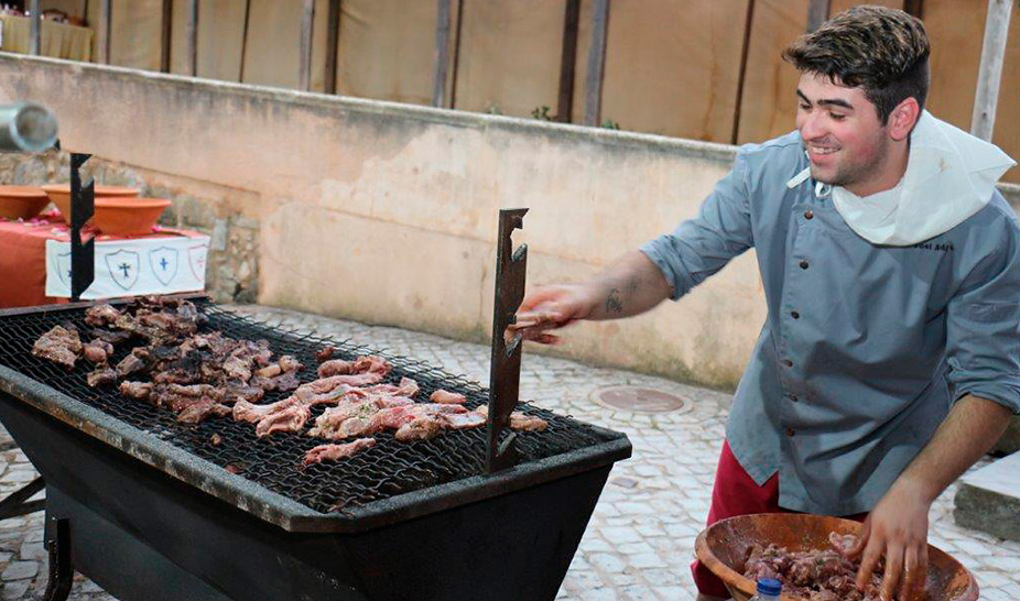 Saltimbancos e mercadores invadiram o castelo de Penela