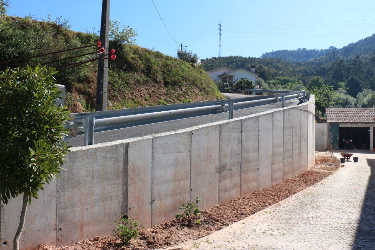 Muro de Suporte em Vieiros está concluído