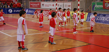 Escolinha de futsal de Penela a jogar