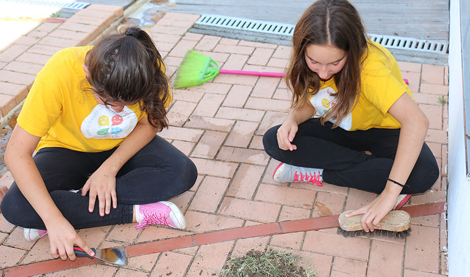Sessenta e oito jovens “arregaçaram” as mangas pela comunidade e património
