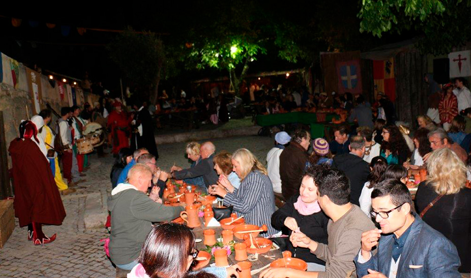 Porco-Montês e Láparos à mesa da Ceia Medieval em Penela