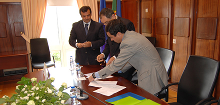 Assinatura do Protocolo