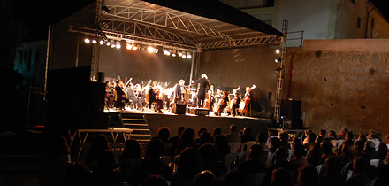 Carlos Guilherme e Orquestra Clássica do Centro 