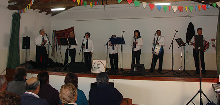 Grupo de Música Popular “Ou vai ou racha”