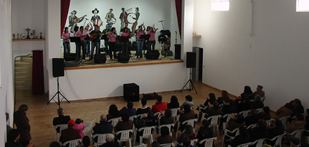 Actuação do grupo EmCantos