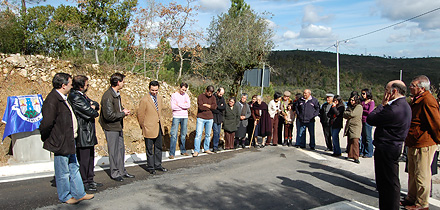 população a assistir ao momento comemorativo
