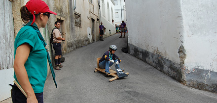 Corrida de Carrinhos de Rolamentos