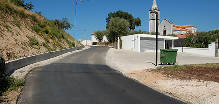 Pavimentação em Podentes, no local onde passou o emissário