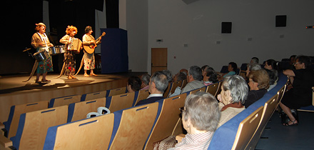 Semana do Idoso, Teatro no Auditório Municipal