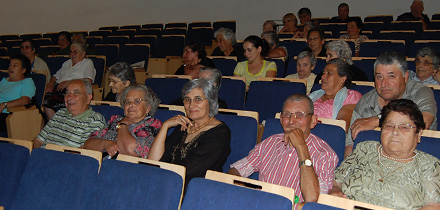 Semana do Idoso, Teatro no Auditório Municipal