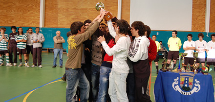 Equipa do Ervedalense recebe o troféu do Torneio